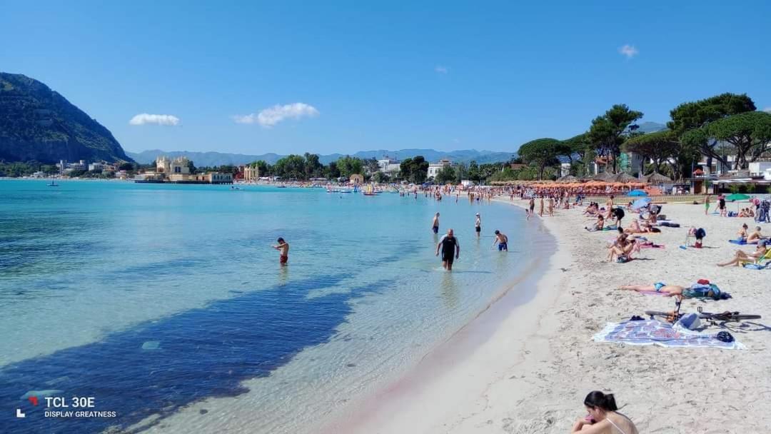 Mondello Felix - Appartamenti In Villa A 600M Dal Mare エクステリア 写真