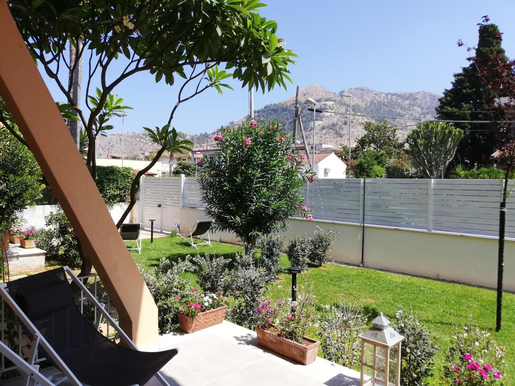 Mondello Felix - Appartamenti In Villa A 600M Dal Mare エクステリア 写真
